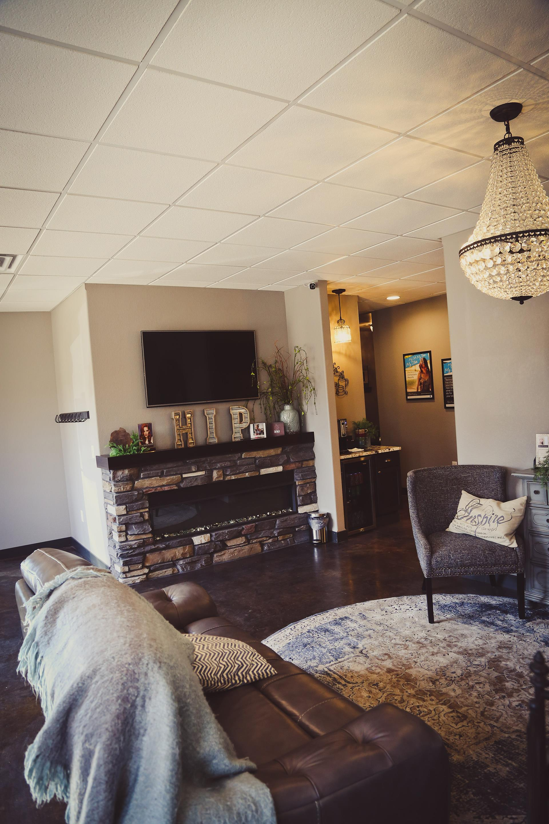 HIP Salon And Spa In Aberdeen SD | Vagaro